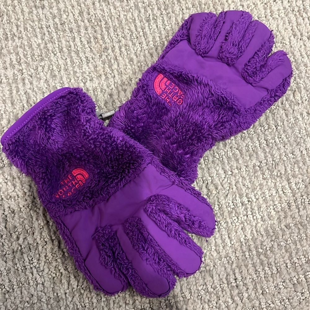 Girls North Face fleece gloves - Picture 6 of 6